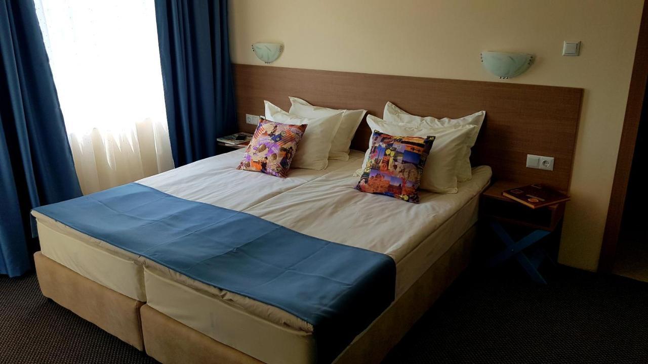 Амида Hotel Varvara  Bagian luar foto