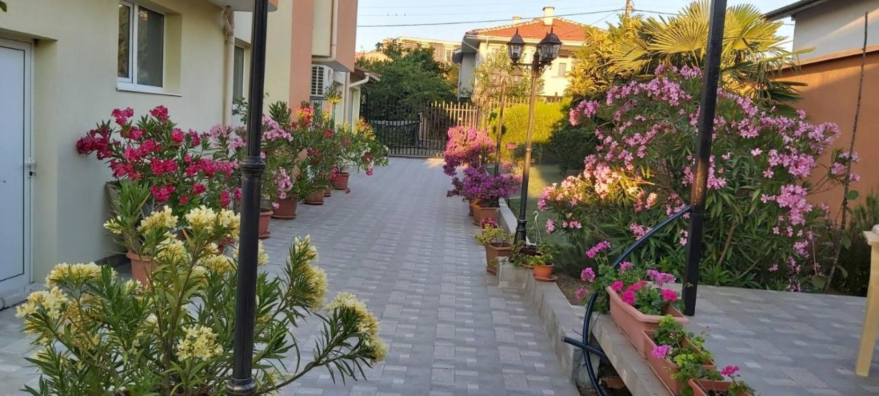 Амида Hotel Varvara  Bagian luar foto